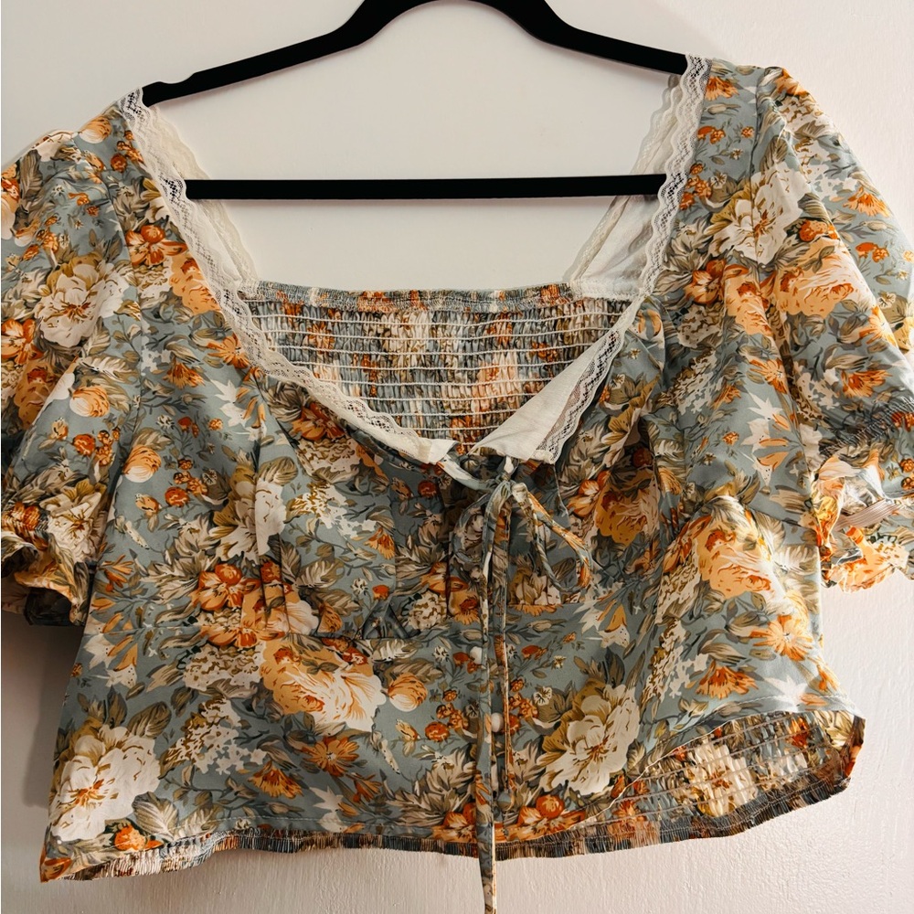 Floral Puff Sleeve Crop Top